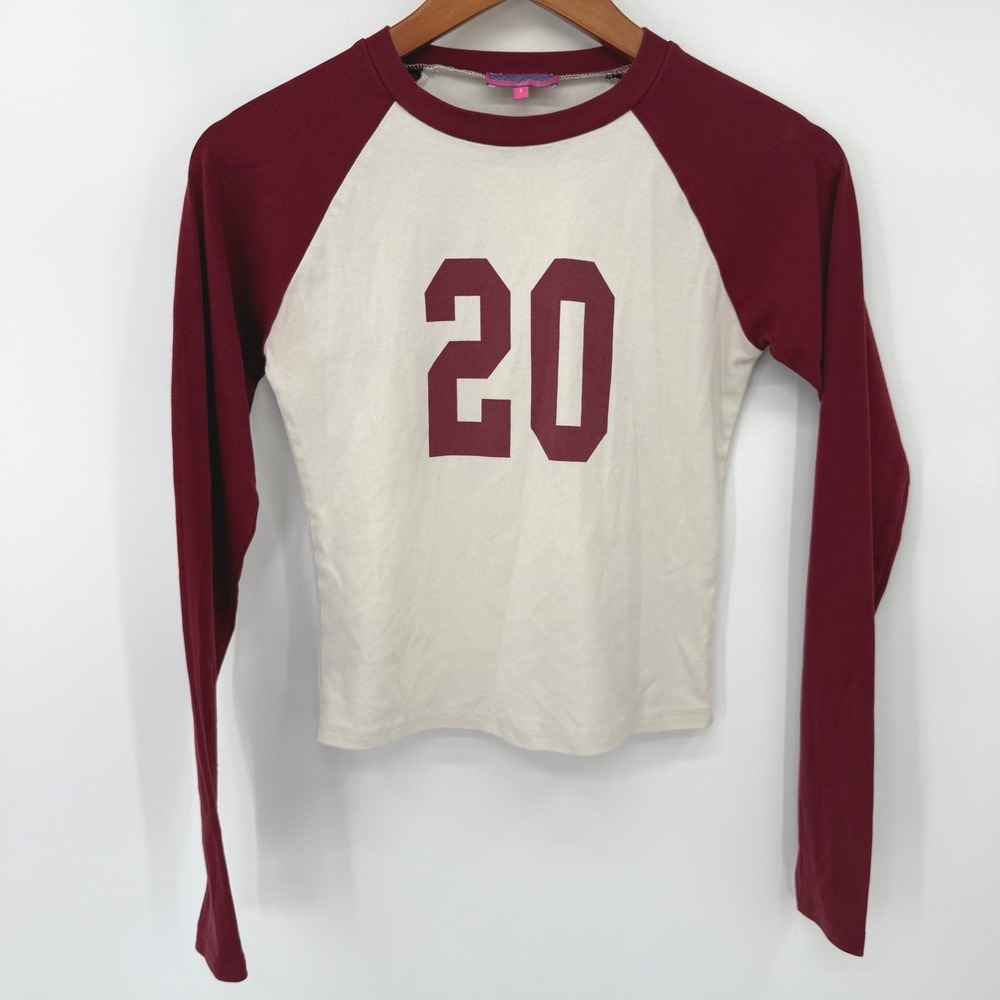Edikted T-Shirt Women Small Cream Burgundy 20 Graphic Raglan Baseball Sporty Tee